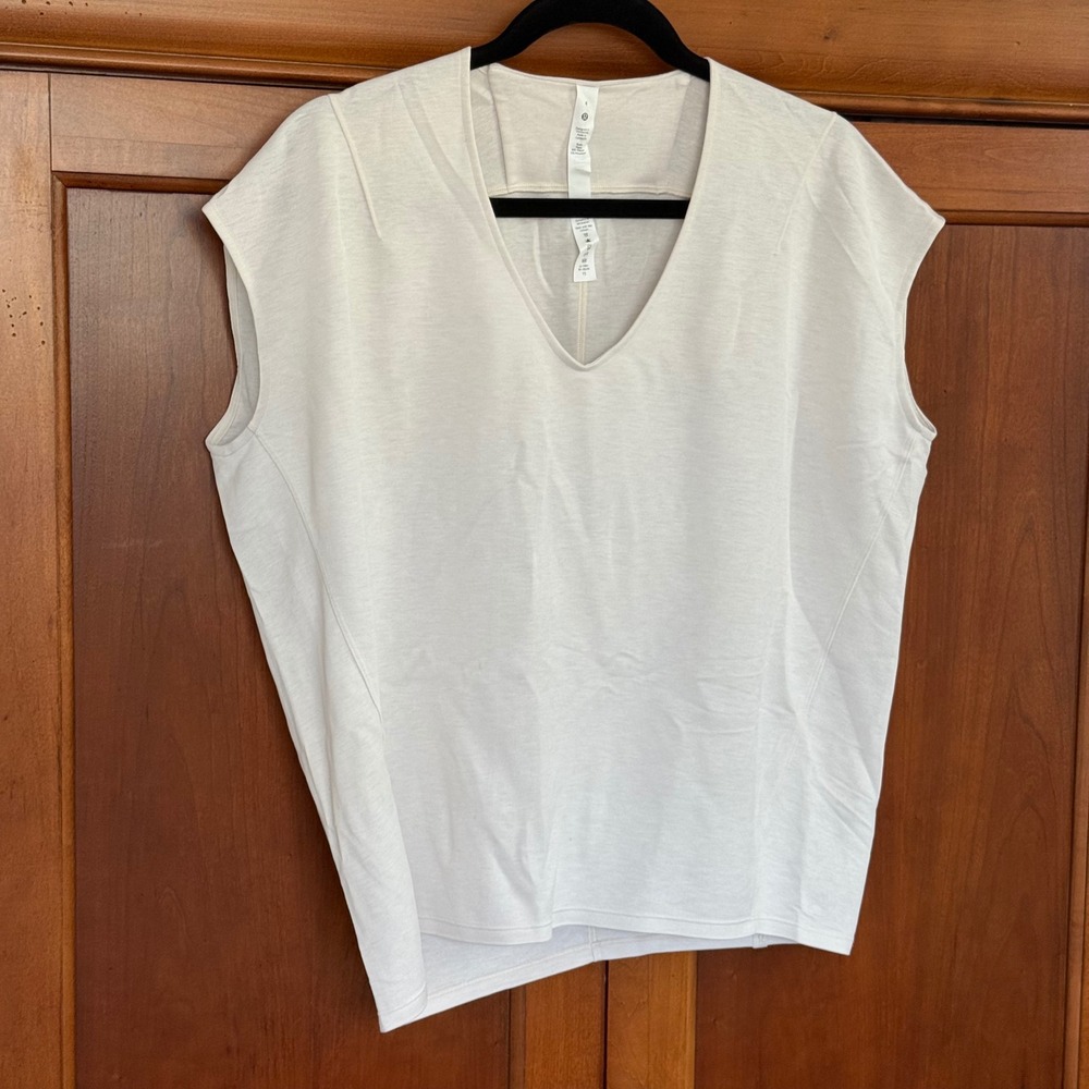 Lululemon V-Neck Capped Short Sleeve Ivory Dropped Shoulder Oversize WM's 4 NWOT